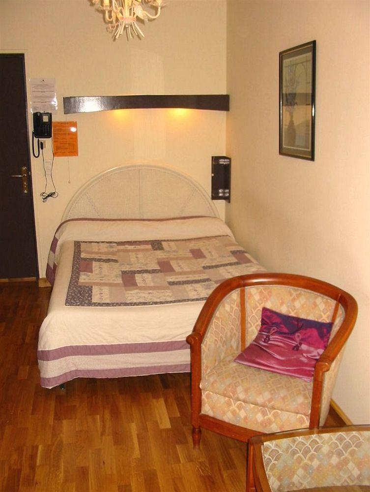 Hotel Saint - Pierre ヴィルデュ・レ・ポエル エクステリア 写真
