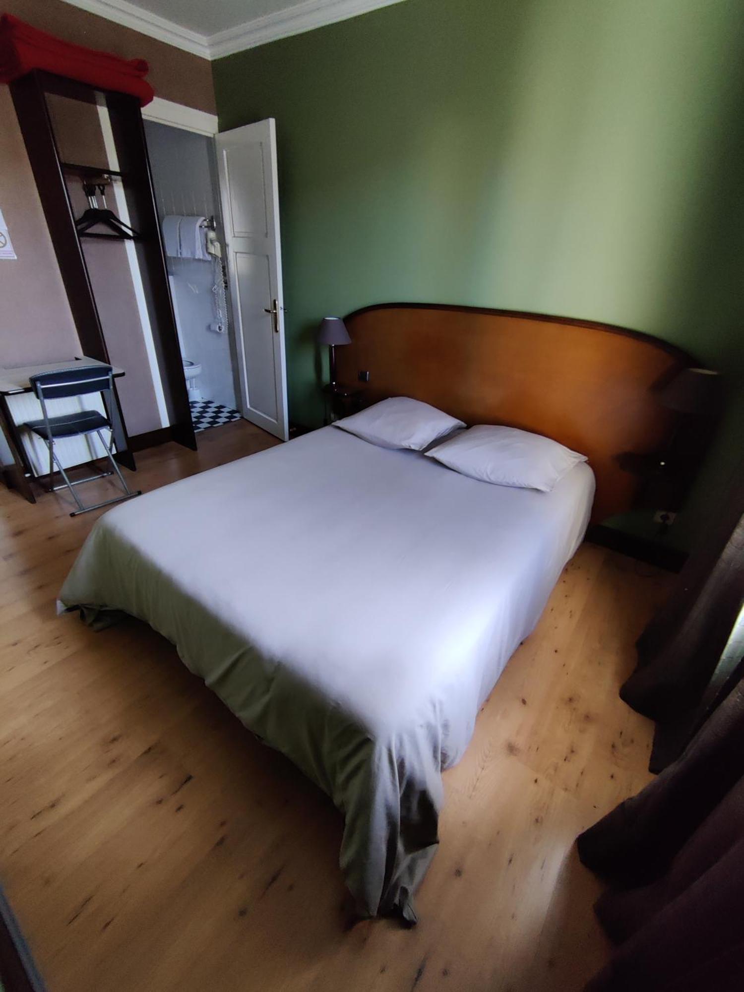 Hotel Saint - Pierre ヴィルデュ・レ・ポエル エクステリア 写真